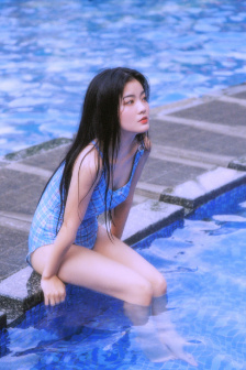 女性三角毛毛区长了个硬疙瘩